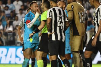 neymar-e-expulso-e-santos-perde-do-botafogo-na-vila-pelo-brasileirao