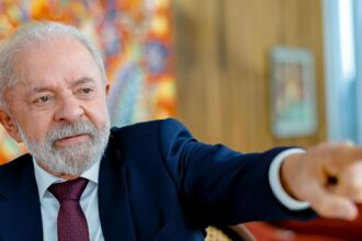 lula-manifesta-solidariedade-a-ministros-do-stf-apos-sancoes-dos-eua