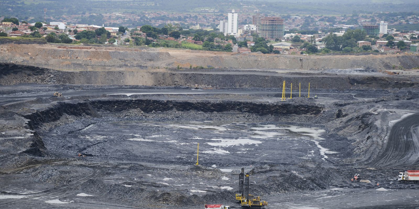 mostra-de-cinema-questiona-custos-da-extracao-mineral-no-pais