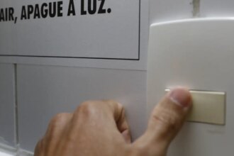 conta-de-luz-terabandeira-tarifaria-vermelha-patamar-2-em-agosto