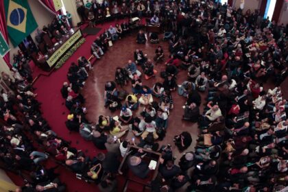 ato-na-usp-defende-soberania-nacional-diante-de-tarifaco-de-trump