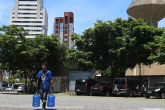 apos-privatizacao,-sabesp-registra-mais-receita,-demissao-e-vazamentos