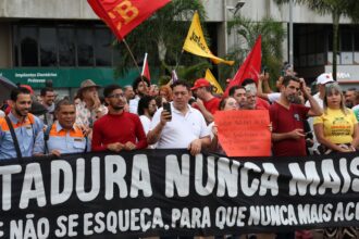 numero-de-autocracias-supera-o-de-democracias-no-mundo,-diz-estudo