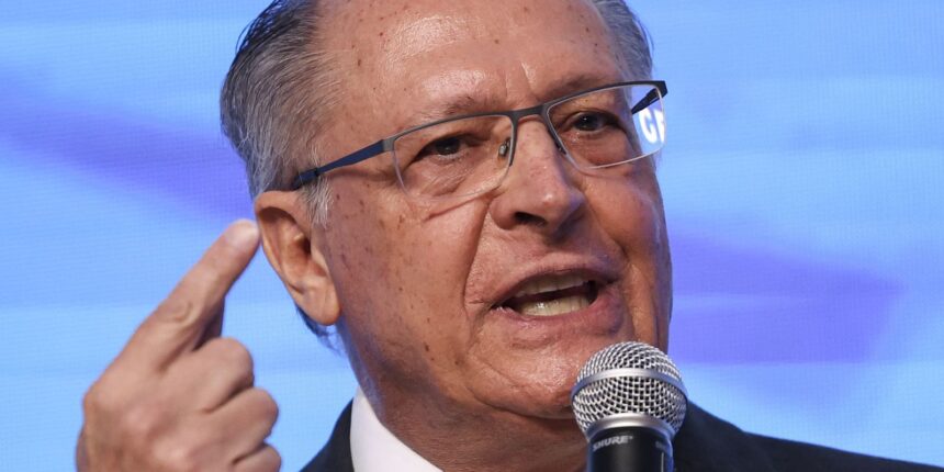 brasil-esta-conversando-com-reserva-com-estados-unidos,-diz-alckmin