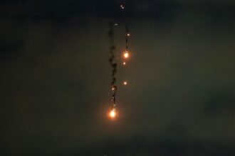 russia-ignora-ameacas-de-trump-e-mata-ao-menos-20-em-ataques-a-ucrania