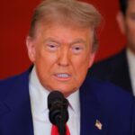 trump-assina-tarifa-de-50%-e-considera-brasil-ameaca-aos-eua