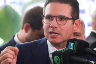 hugo-motta-critica-sancoes-estrangeiras-a-membros-dos-tres-poderes