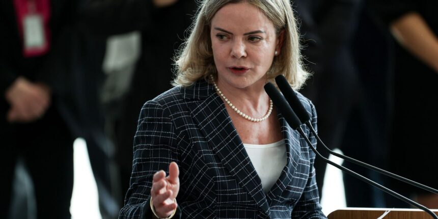 gleisi-diz-que-sancao-dos-eua-a-moraes-tem-repudio-total-do-governo