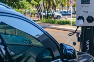 montadoras-apoiam-decisao-que-limita-importacao-de-carros-eletricos