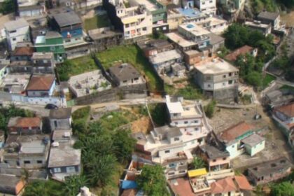 incendio-de-grandes-proporcoes-atinge-favela-de-palafitas-em-santos