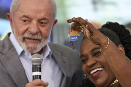 lula-cobra-recursos-para-credito-imobiliario-para-classe-media