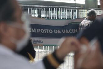 rio-amplia-vacinacao-contra-covid-19-para-pessoas-com-baixa-imunidade