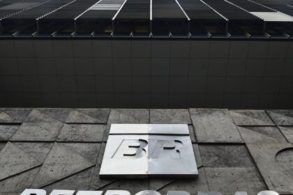 diretor-da-petrobras-atribui-queda-na-bolsa-a-montante-de-dividendos