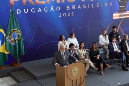 evasao-escolar-e-questao-de-estado,-diz-lula-na-entrega-do-premio-mec