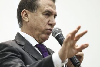 ministro-do-trabalho-diz-que-pais-nao-deve-se-desesperar-por-tarifaco