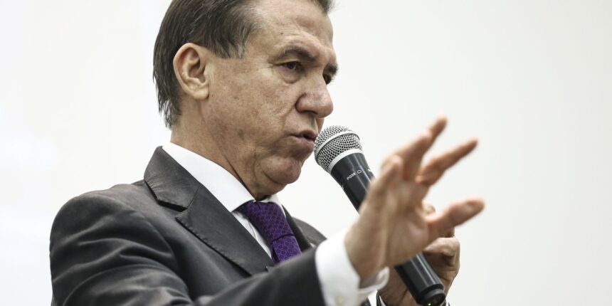 ministro-do-trabalho-diz-que-pais-nao-deve-se-desesperar-por-tarifaco