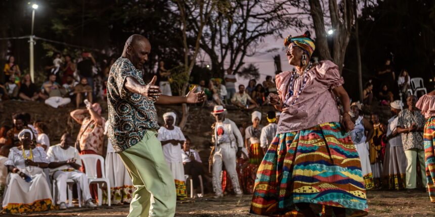 encontro-de-jongueiros-transforma-praca-tiradentes-em-quilombo-no-rio