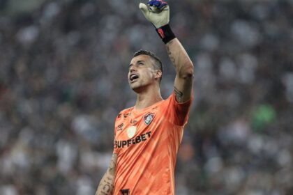 fabio-vira-jogador-com-mais-partidas-disputadas-no-futebol-mundial