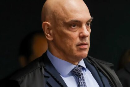 moraes-da-48h-para-bolsonaro-explicar-documento-com-pedido-de-asilo