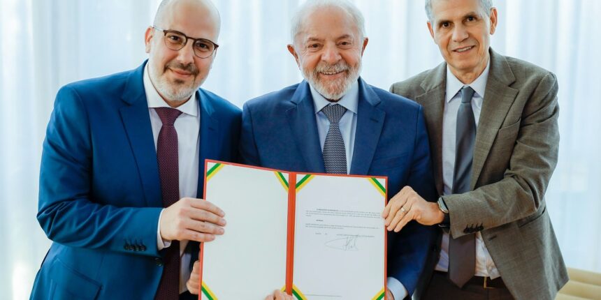 lula-assina-nomeacao-de-andre-basbaum-para-a-presidencia-da-ebc