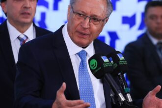 na-camara,-alckmin-pede-urgencia-em-propostas-sobre-exportacoes