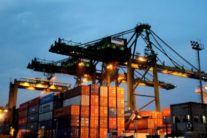 exportacoes,-emprego-e-investimentos-tendem-a-recuar-devido-a-tarifaco