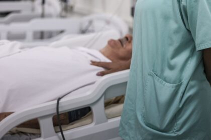 medicos-do-trabalho-lancam-guia-com-cuidados-para-evitar-adoecimento