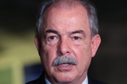 tarifaco:-bndes-vai-entrar-forte-no-apoio-a-empresas,-diz-mercadante