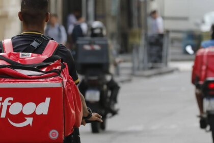 ifood-e-startup-que-aluga-motos-anunciam-desconto-para-entregadores