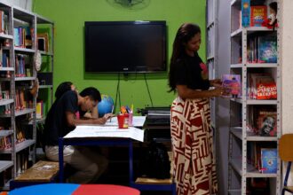 iniciativas-publicas-e-comunitarias-aproximam-brasileiros-dos-livros