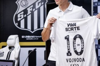 vojvoda-e-apresentado-oficialmente-como-novo-tecnico-do-santos