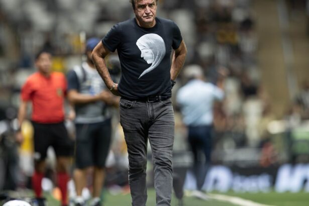 atletico-mg-anuncia-saida-do-tecnico-cuca,-oito-meses-apos-contratacao