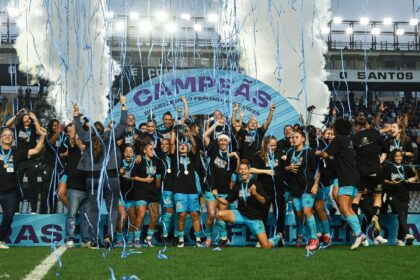 santos-busca-empate-com-botafogo-e-conquista-brasileirao-feminino-a2