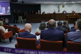 stf:-apenas-um-reu-comparece-ao-1-dia-de-julgamento-da-trama-golpista
