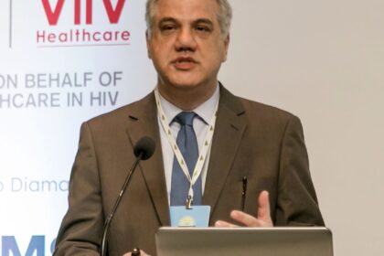 covid-19-nao-desapareceu-e-casos-continuam-ocorrendo,-alerta-medico