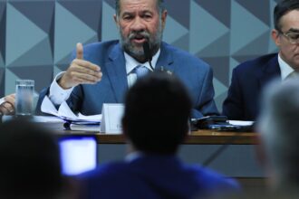 lupi-diz-que-governo-acompanhava,-mas-sem-dimensao-de-fraudes-no-inss