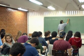 diploma-de-ensino-superior-pode-mais-que-dobrar-salario-no-brasil