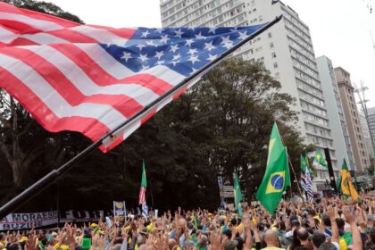 bandeira-dos-eua-e-“novo-simbolo-da-direita-brasileira”,-diz-nyt