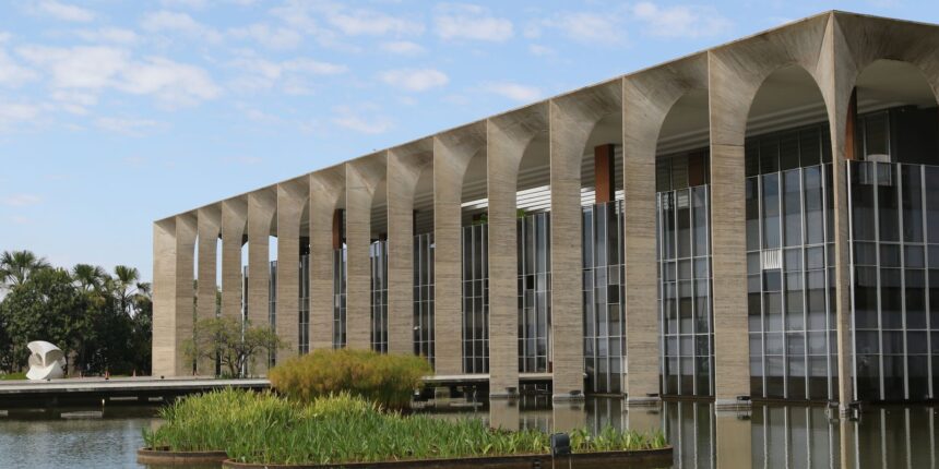 itamaraty-condena-ameaca-dos-eua-de-usar-“poder-militar”-contra-brasil