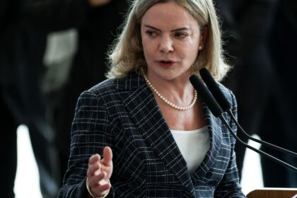 gleisi-critica-eua-por-fala-de-uso-de-“poder-militar”-contra-o-brasil