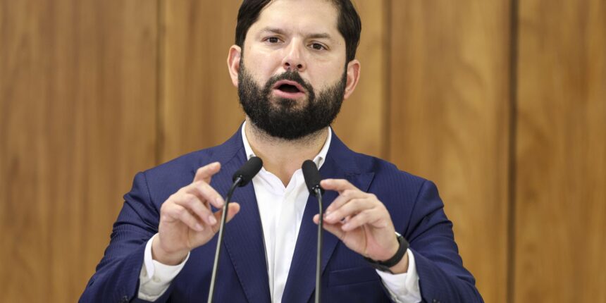 boric-e-petro-se-manifestam-apos-condenacao-de-bolsonaro