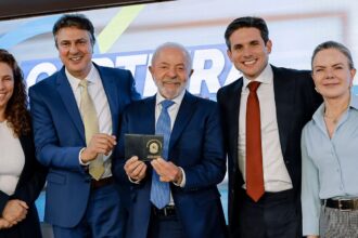lula-sanciona-lei-que-cria-carteira-nacional-do-professor