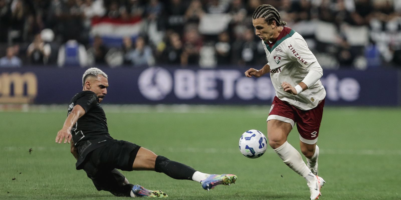 brasileiro:-fluminense-e-corinthians-medem-forcas-no-maracana