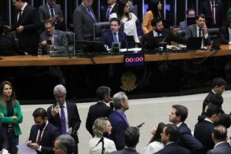 camara-derruba-voto-secreto-em-pec-da-blindagem-por-falta-de-quorum