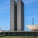 senado-aprova-pena-maior-a-quem-fornecer-drogas-ou-bebidas-a-menores