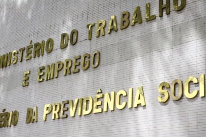governo-notifica-patroes-sobre-atraso-do-fgts-de-empregadas-domesticas