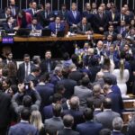 camara-aprova-urgencia-para-projeto-de-anistia-a-golpistas
