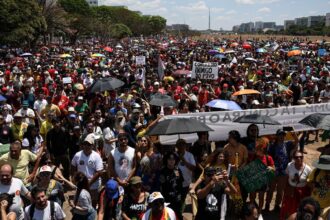 no-df,-ato-contra-anistia-e-pec-da-blindagem-levam-milhares-as-ruas