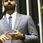 camara-deve-ser-comunicada-sobre-denuncia-contra-eduardo-bolsonaro