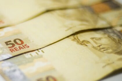 arrecadacao-federal-no-ano-supera-2024,-apesar-da-queda-em-agosto